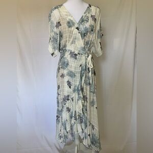 Lovestitch Floral Wrap Dress in Blue and White - Size: S